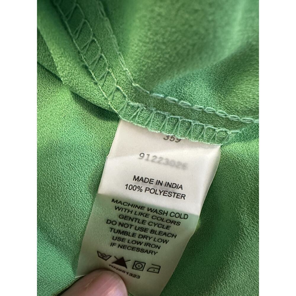 NWOT Vince Camuto Womens Classic Escape Blouse Med Ditsy Floral Feminine Green - Picture 9 of 10